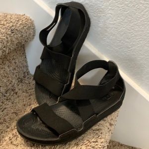 Crocs Women's LiteRide Stretch Sandals